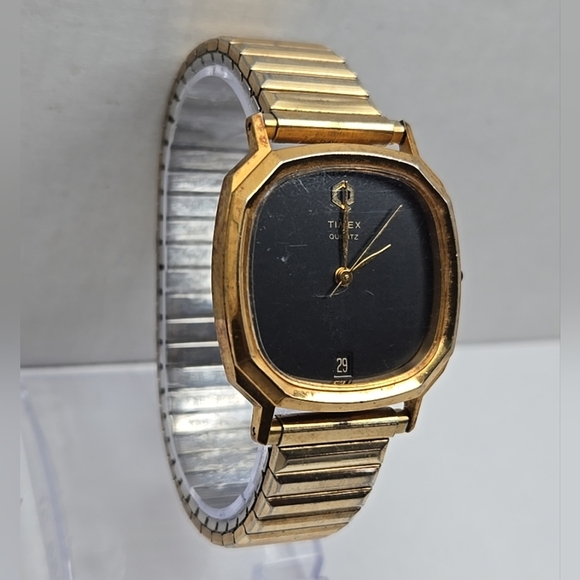Vintage 1980s Timex Q 51611 Mens Watch Quartz Date New Battery Runs Rare Black - Picture 3 of 10